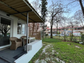 Piano Apartment with garden in Aerodrom
